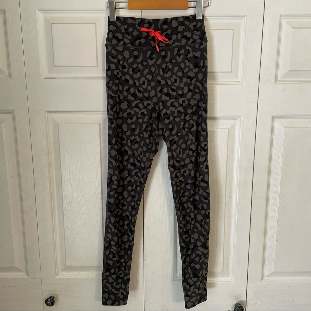 Whitefox Sarah’s Day Khaki Green Leopard Print Camo Workout Leggings Small